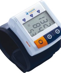 Kompakts automātiskais asinspiediena mērītājs lietošanai uz plaukstas pamatnes locītavas.